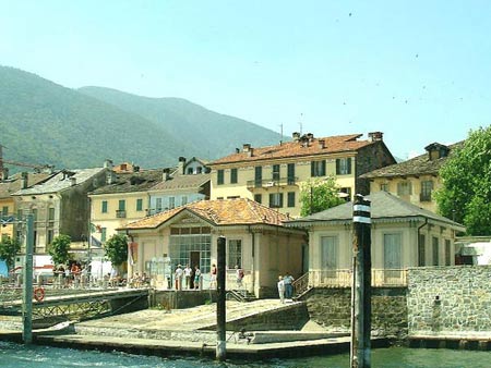 Hafen von Cannobio am Lago Maggiore